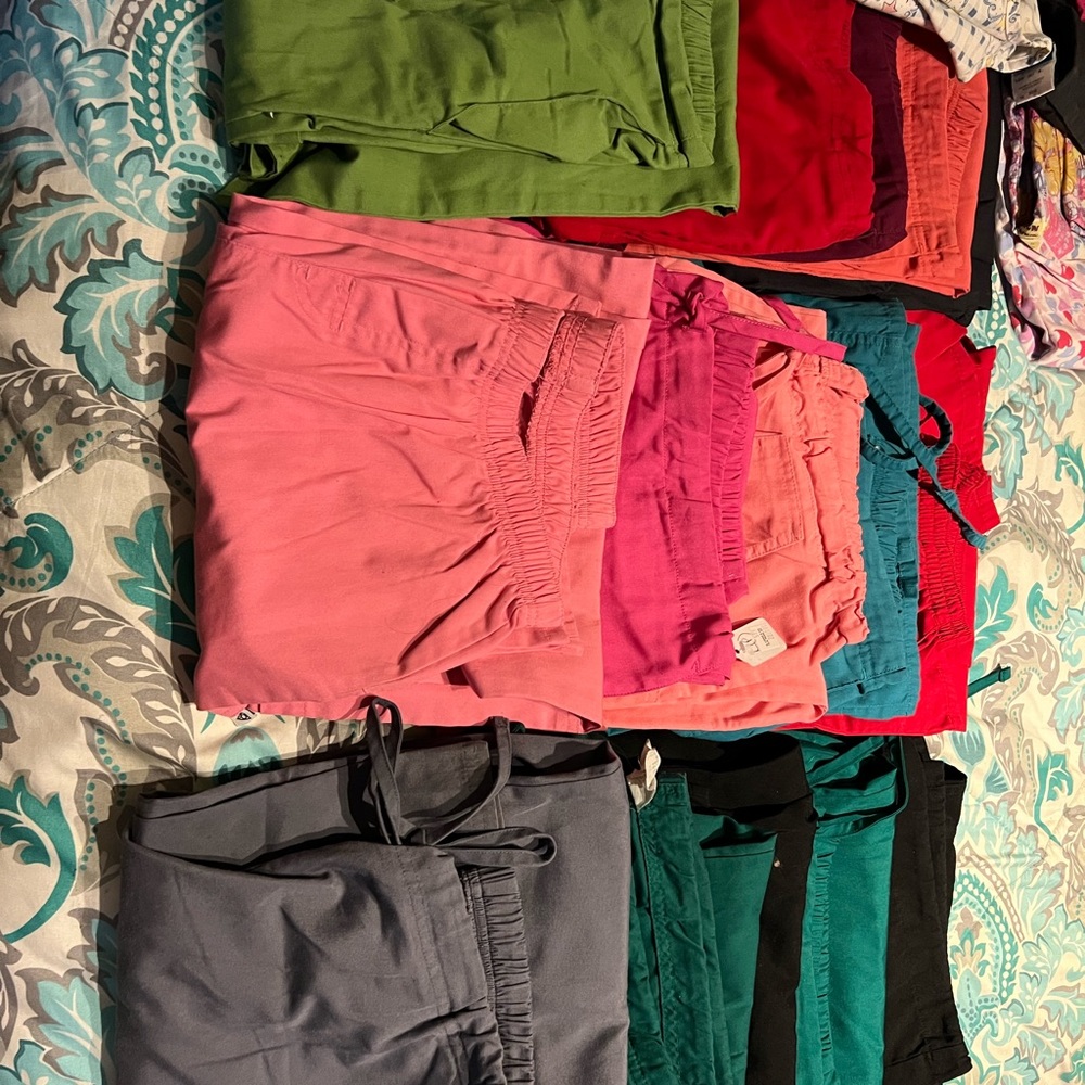 Scrub sets - Picture 2 of 6
